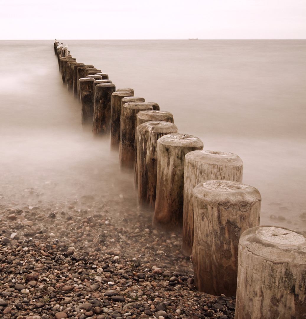 Paaltjes op het strand